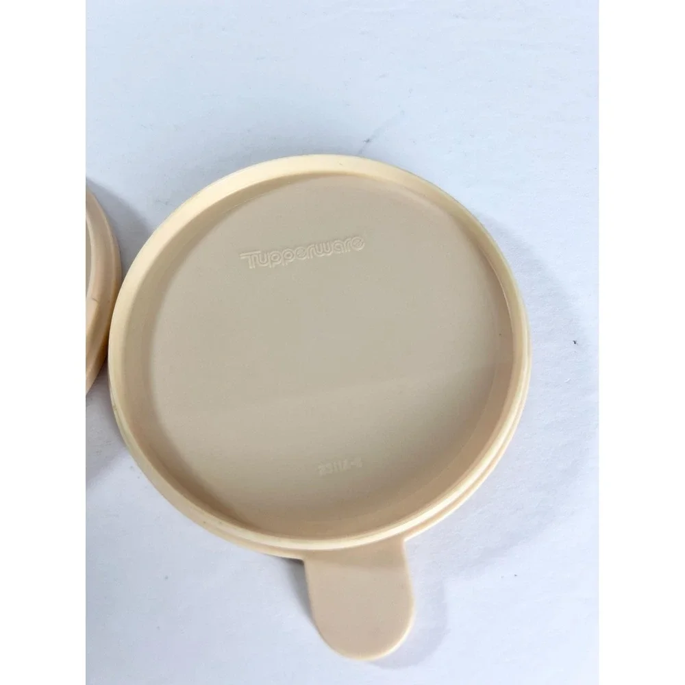 Vintage‎ Tupperware Creamer and Sugar Set - creamy white,beige/pinkish lid 1980s